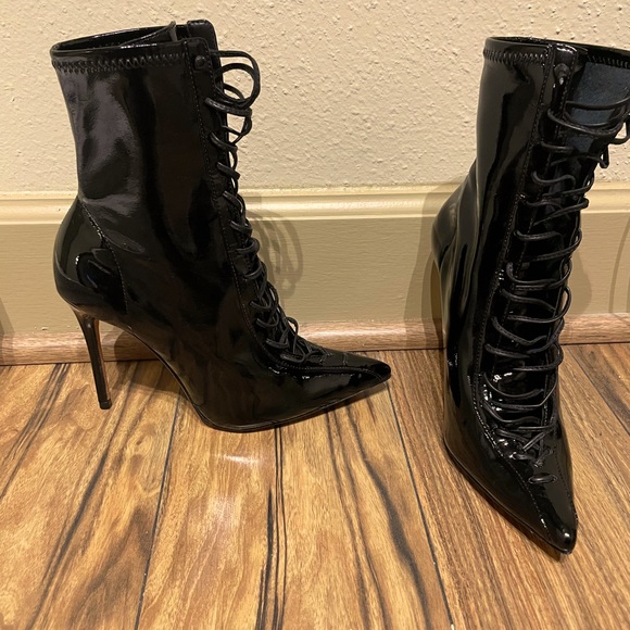 Shoes - Schutz booties